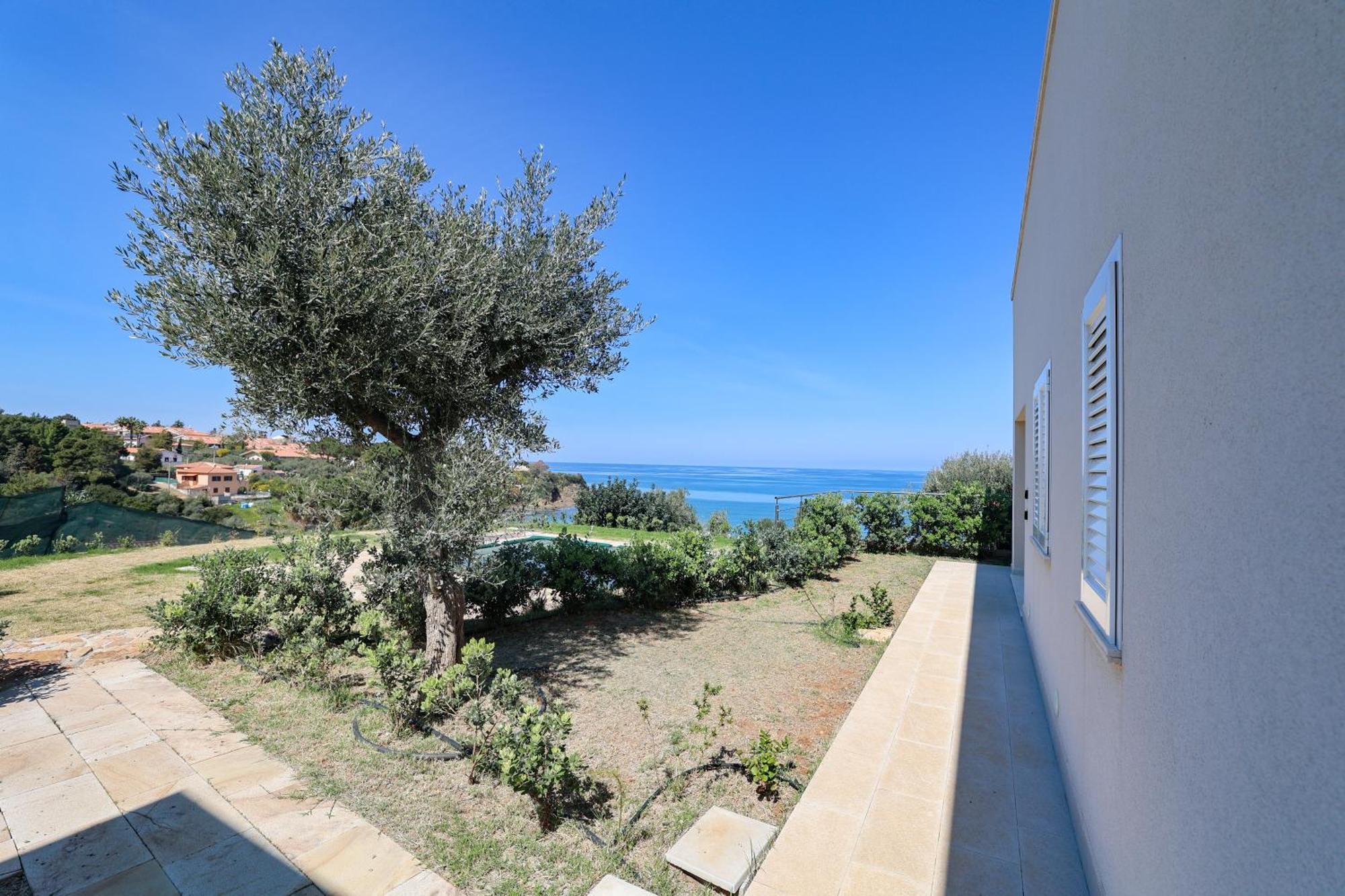Aura Maris Beach Residence Mazzaforno 切法卢 外观 照片