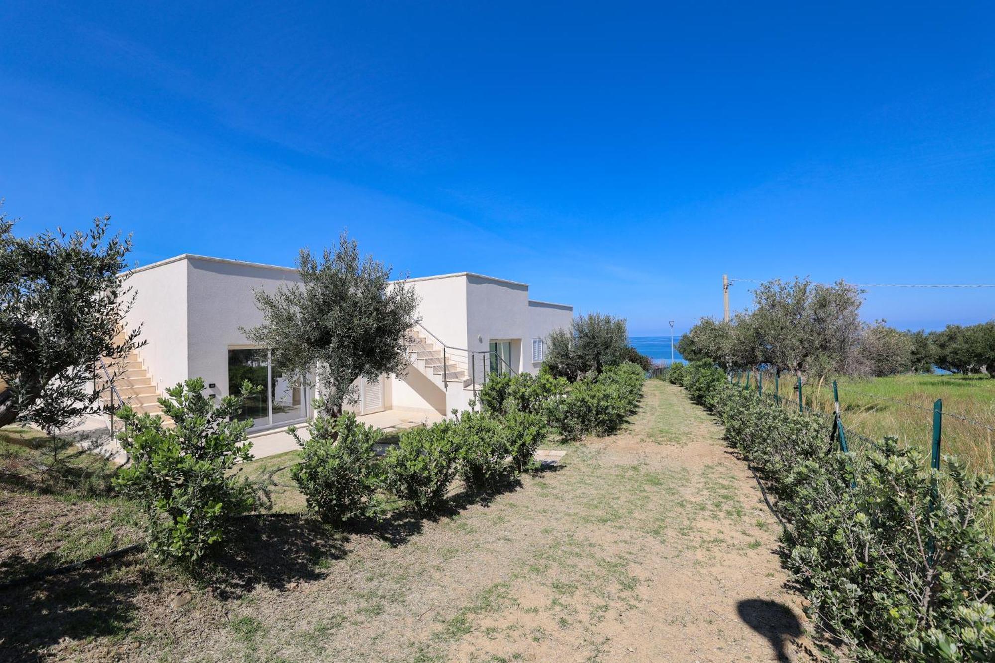 Aura Maris Beach Residence Mazzaforno 切法卢 外观 照片