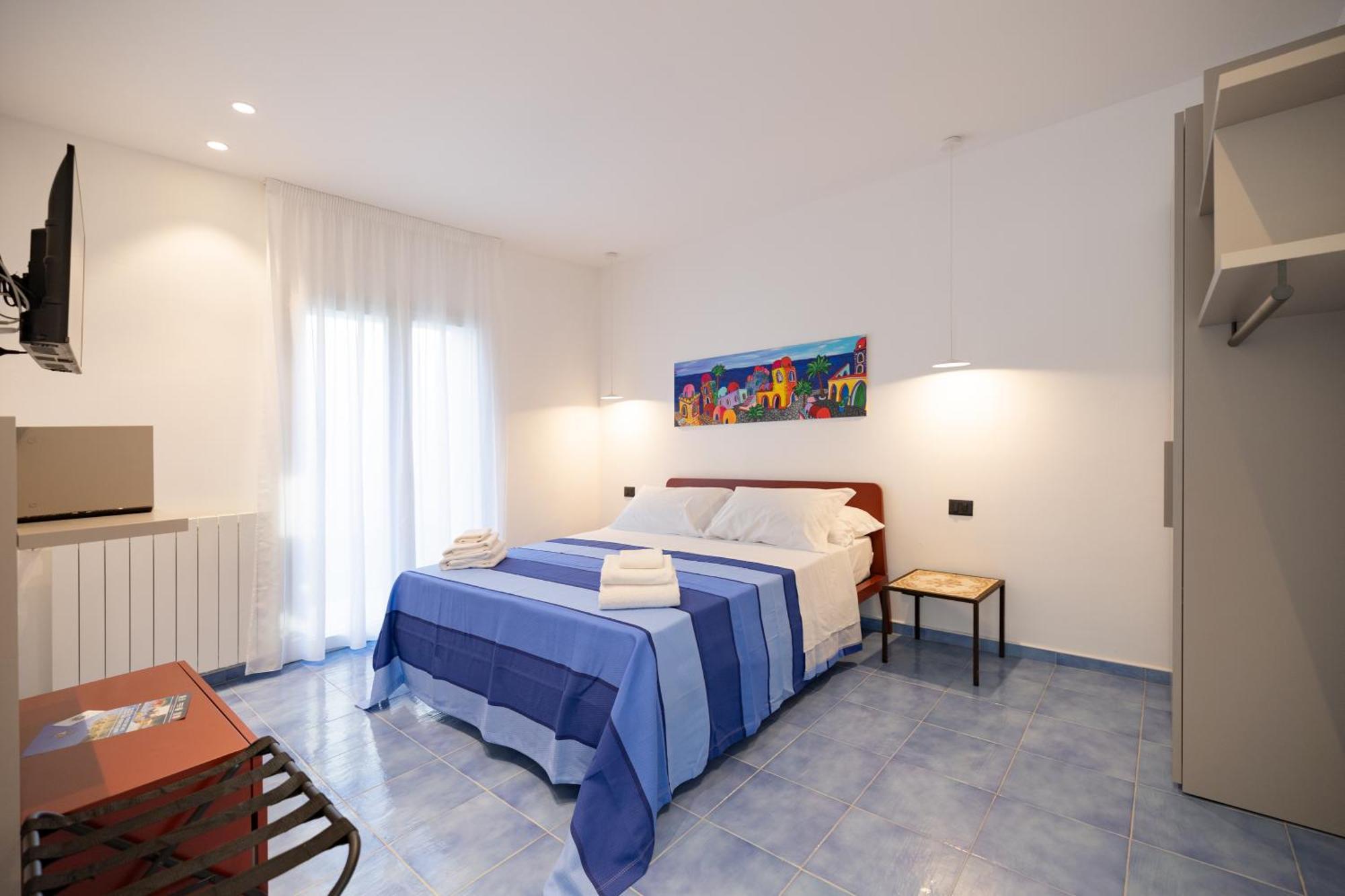 Aura Maris Beach Residence Mazzaforno 切法卢 外观 照片