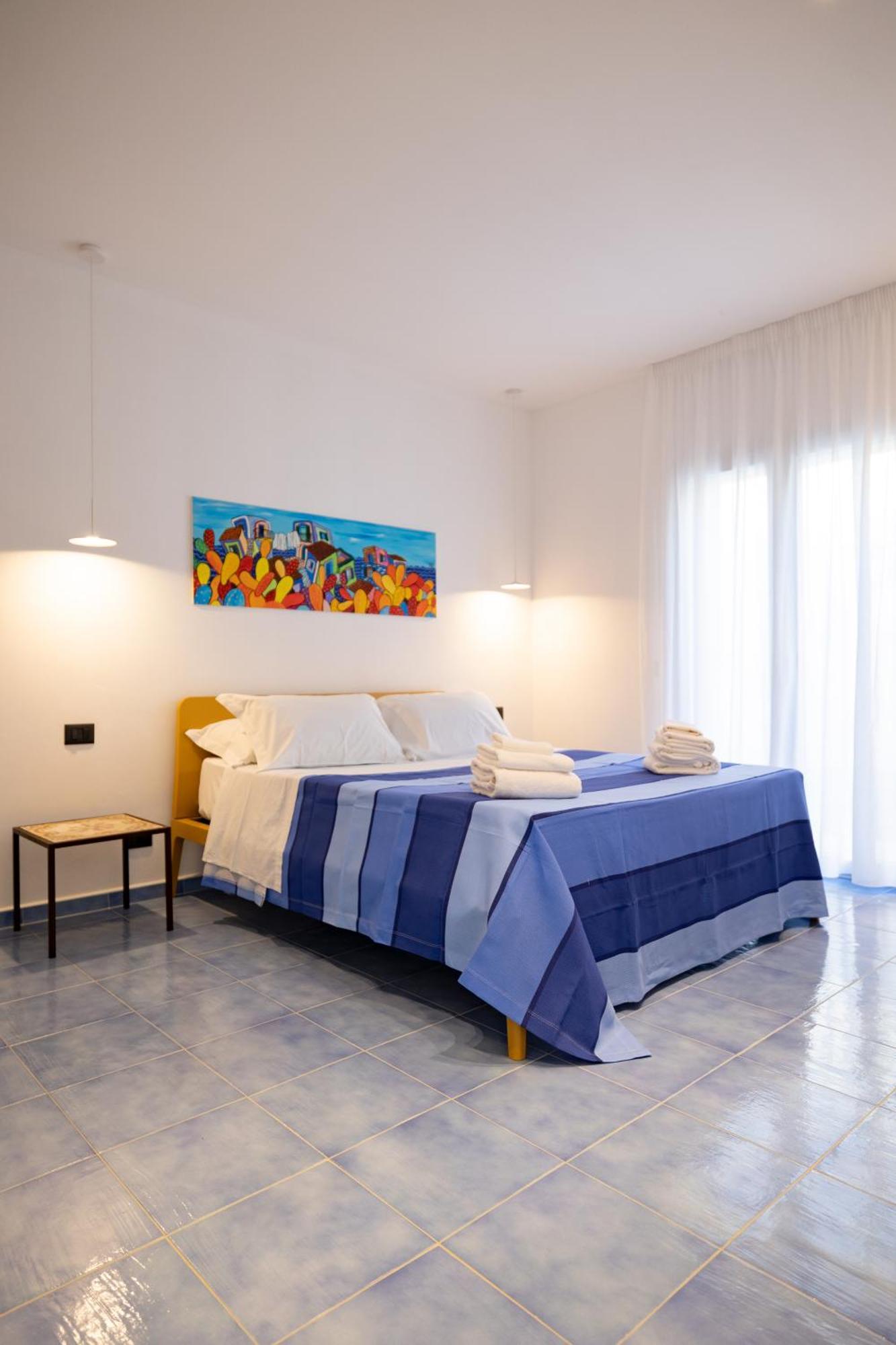 Aura Maris Beach Residence Mazzaforno 切法卢 外观 照片