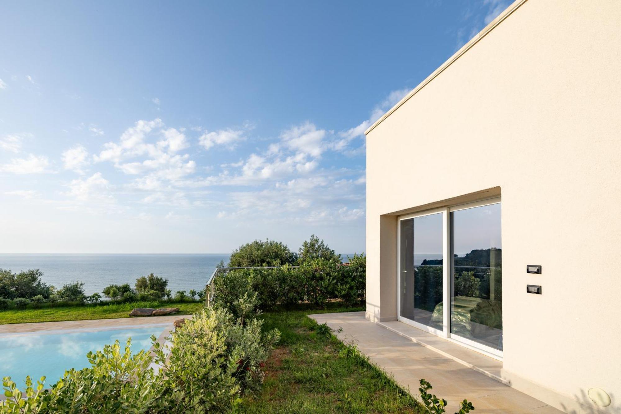 Aura Maris Beach Residence Mazzaforno 切法卢 外观 照片
